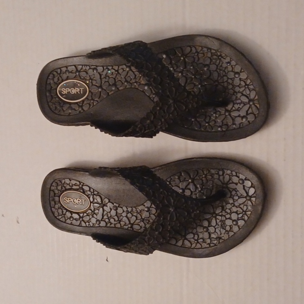 4/$30 Black Floral Slides/Flip Flops - Size 3 (Girl)
